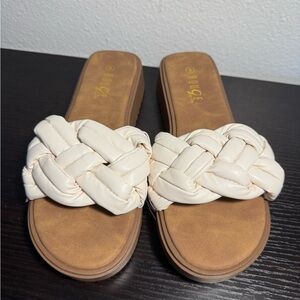 Rouge Helium Cream Braided Sandals